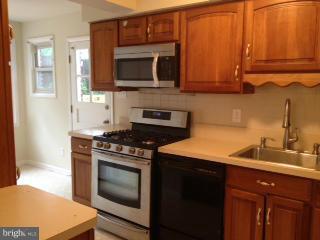 902 Whitehall Street Silver Spring, MD 20901 - Photo 8 of 30 Kitchen