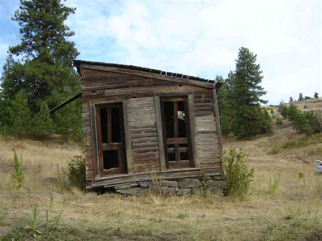 3250 Cedonia-Addy Road Hunters, WA 99137 - Photo 3 of 9