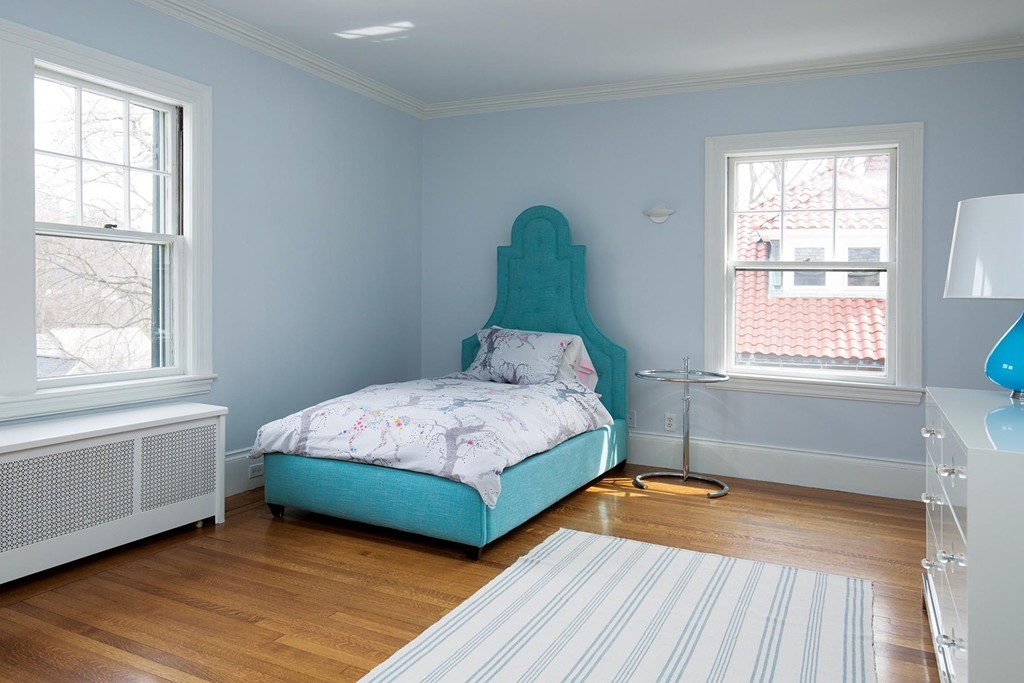 95 Clinton Road Brookline, MA 02445 - Photo 14 of 19 a bedroom with a bed and a window