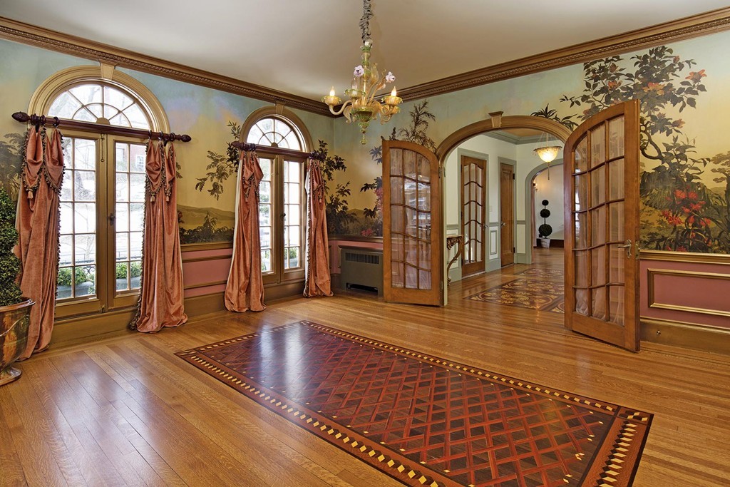 95 Clinton Road Brookline, MA 02445 - Photo 5 of 19 a view of a living room