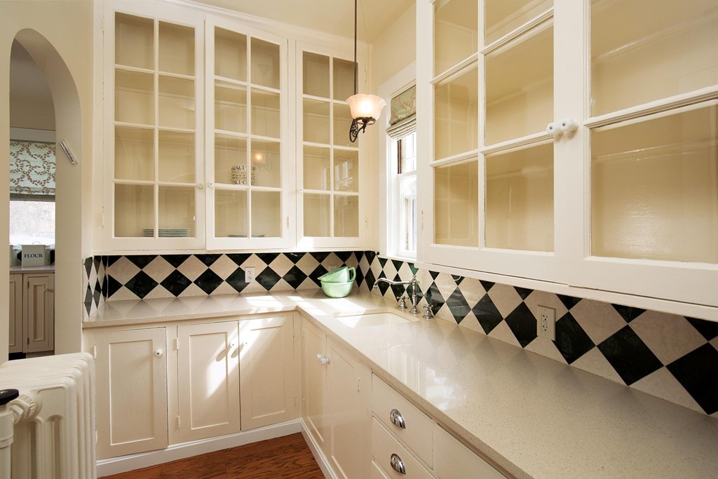 95 Clinton Road Brookline, MA 02445 - Photo 8 of 19 a bathroom with a bathtub and shower