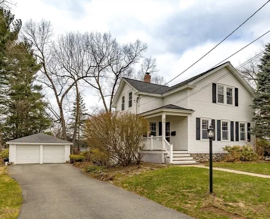 $749,900 | 12 Woodlawn Avenue, Chelmsford, MA 01824