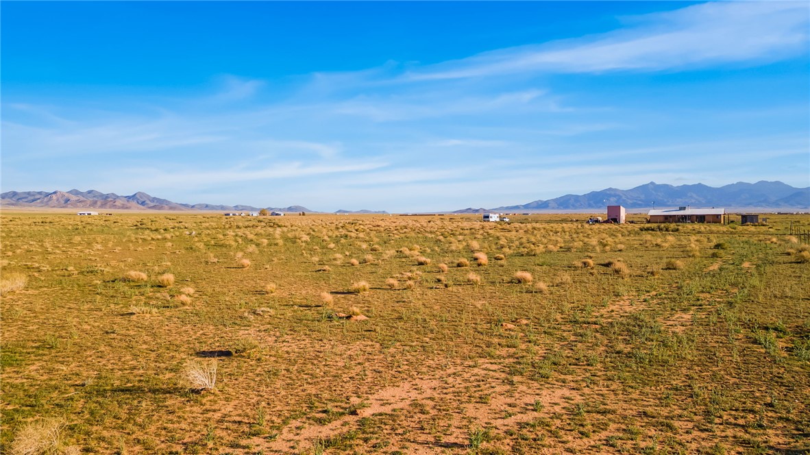 82 Dawson Road Kingman, AZ 86401 - Photo 16 of 17 View