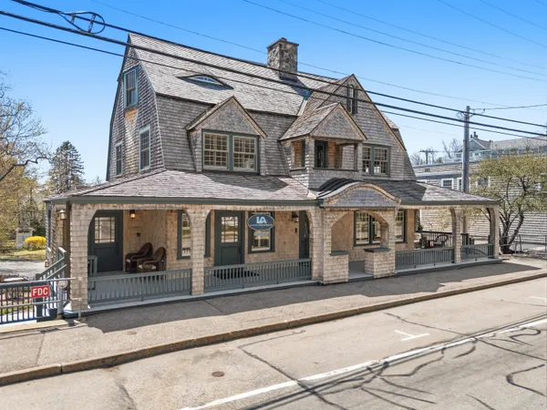 $3,200,000 | 439 York Street, York, ME 03909