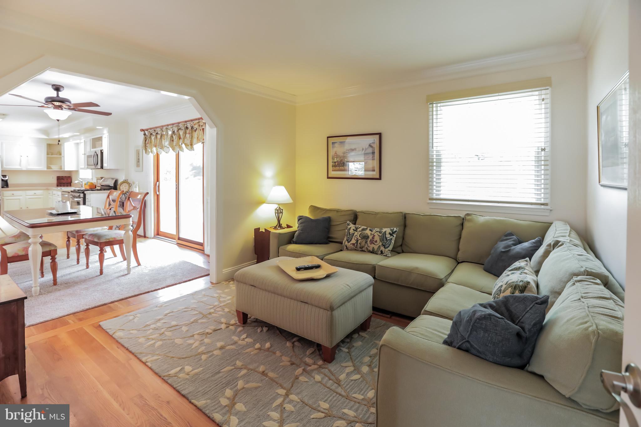 19205 Willow Grove Road Olney, MD 20832 - Photo 8 of 25 Family Room off the kitchen.