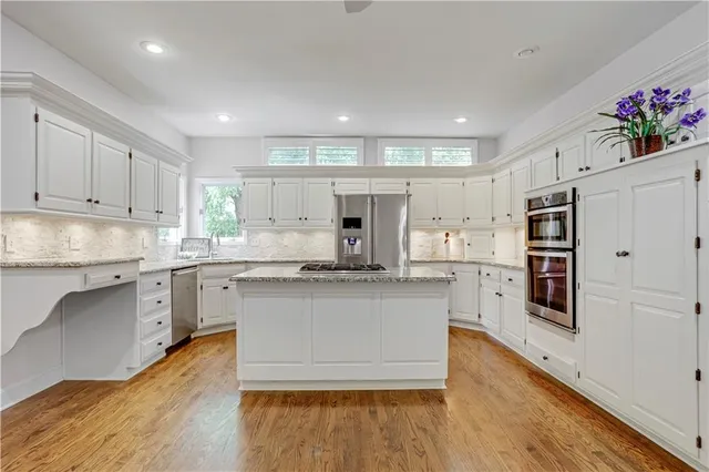 $810,000 | 12502 Delmar Street, Leawood, KS 66209