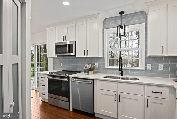 $835,000 | 1413 Bayshire Lane, Herndon, VA 20170