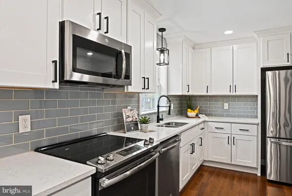 $835,000 | 1413 Bayshire Lane, Herndon, VA 20170