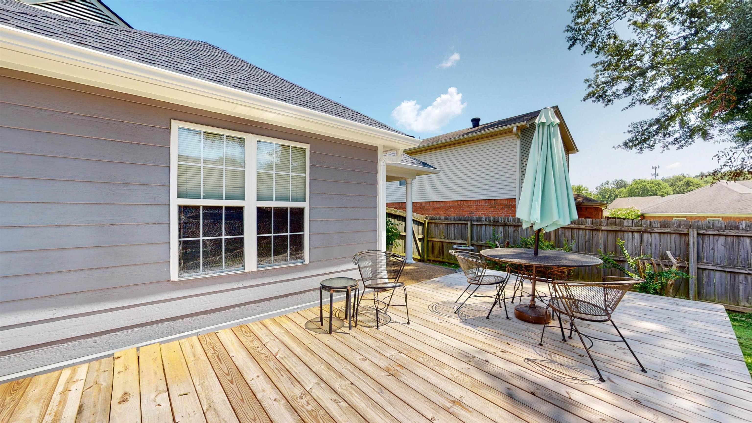 195 Cross Point Drive Collierville, TN 38017 - Photo 35 of 40 a house view with a seating space