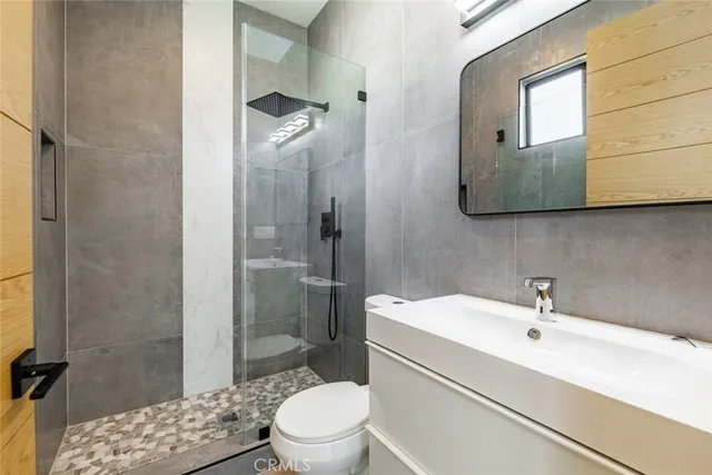 $1,850,000 | 5805 Bucknell Avenue, Valley Village, CA 91601