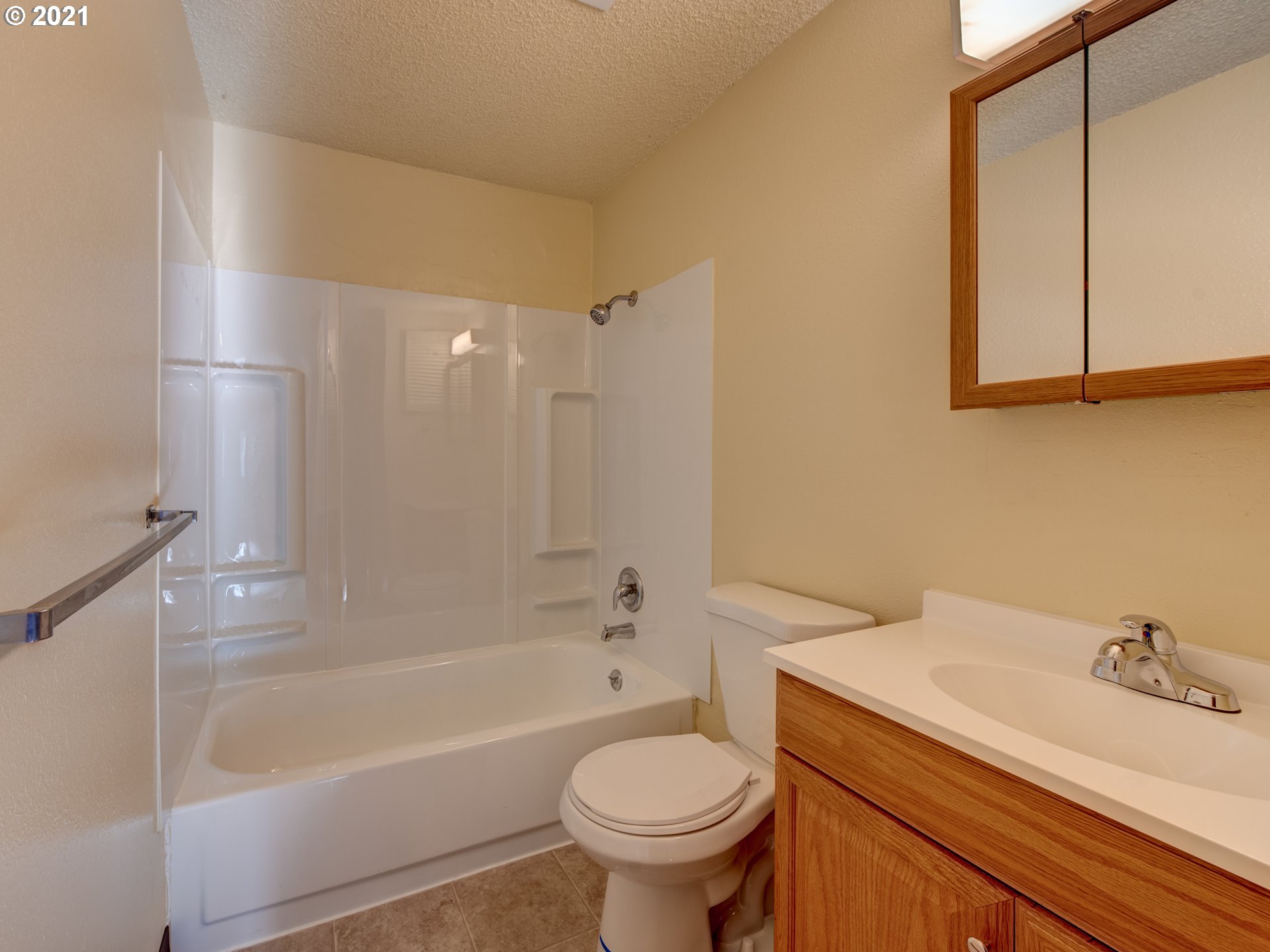 2546 Centennial Boulevard Springfield, OR 97477 - Photo 14 of 17 Gallery Image 14