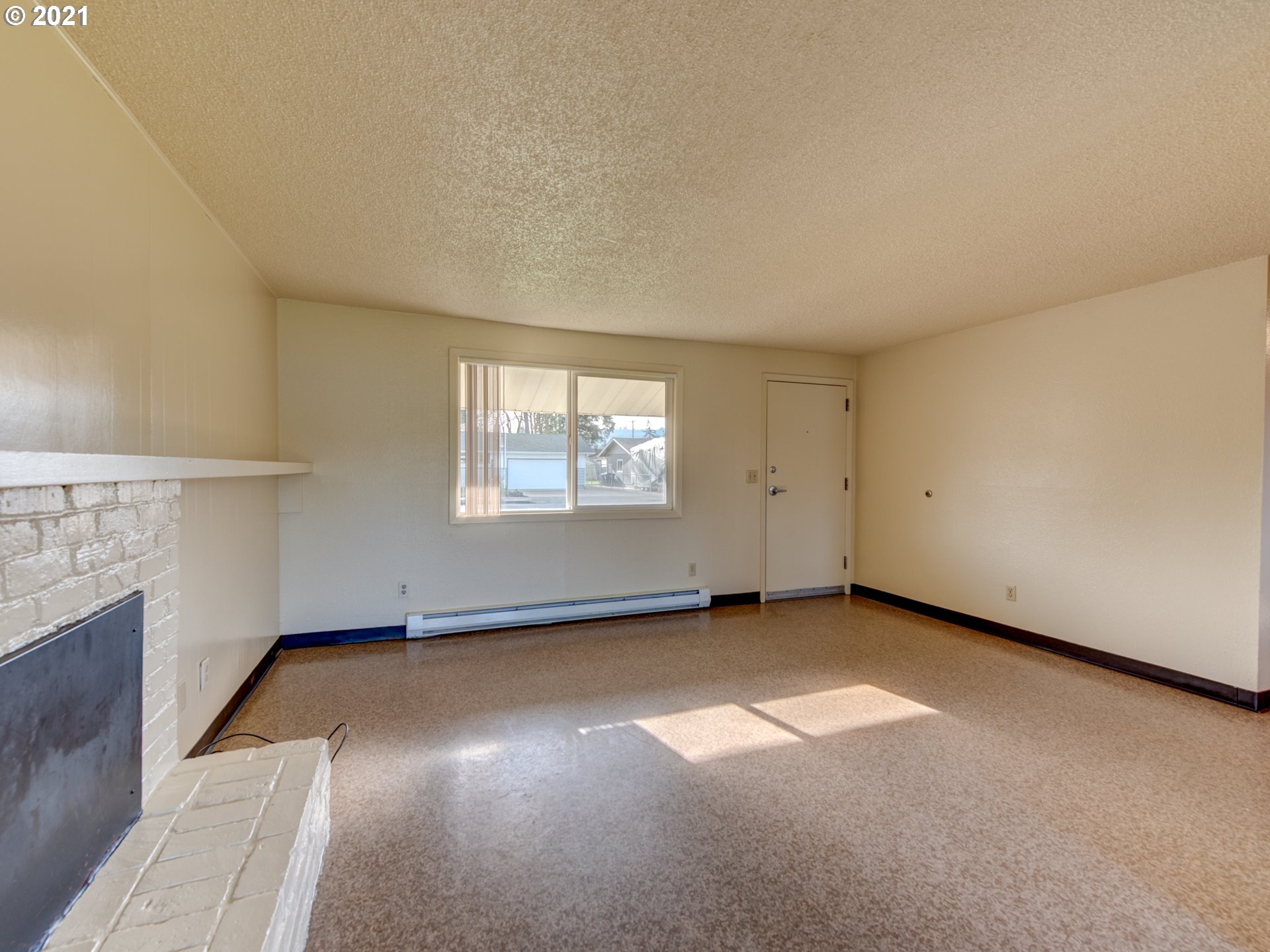 2546 Centennial Boulevard Springfield, OR 97477 - Photo 3 of 17 Gallery Image 3