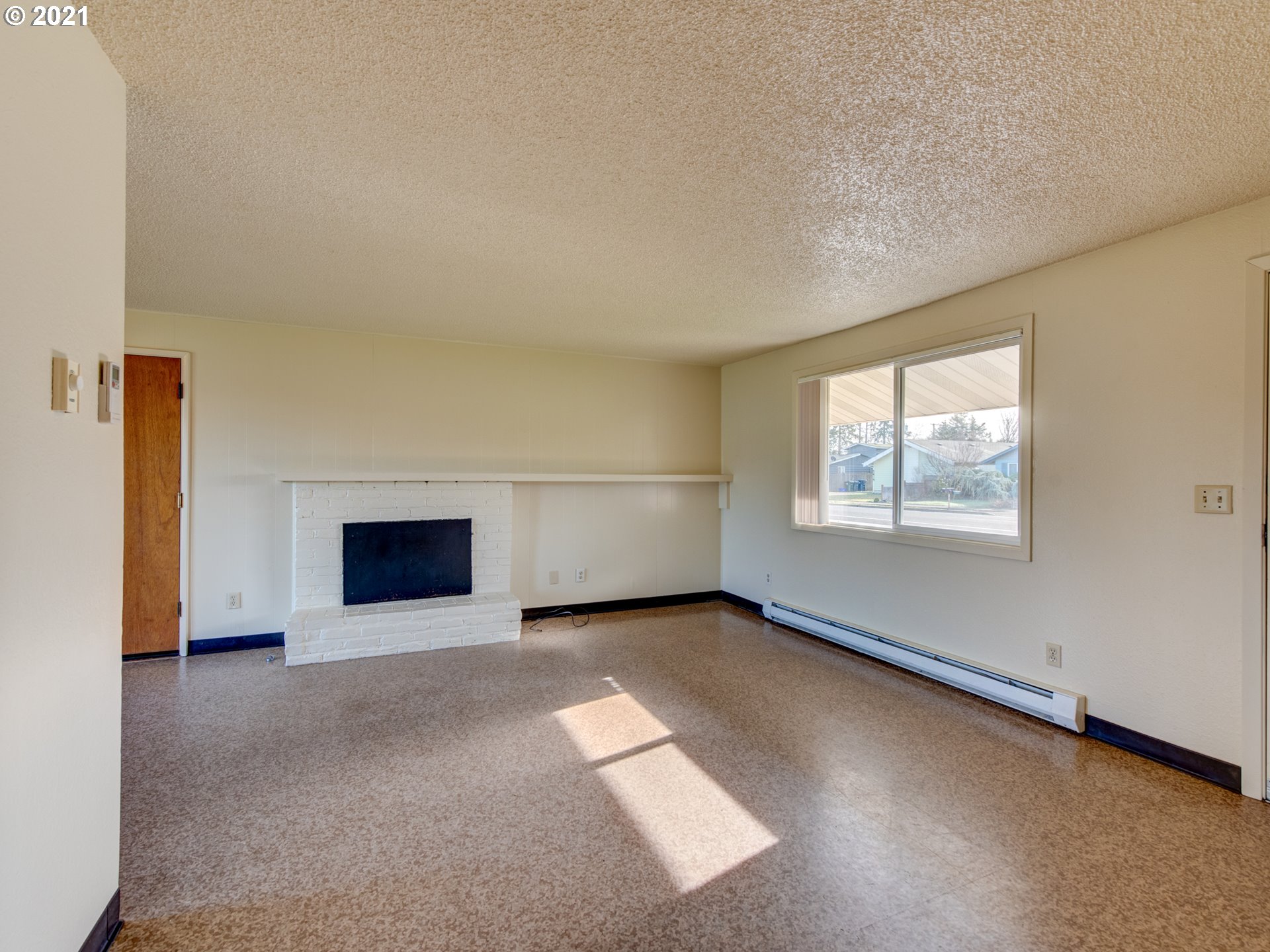 2546 Centennial Boulevard Springfield, OR 97477 - Photo 4 of 17 Gallery Image 4