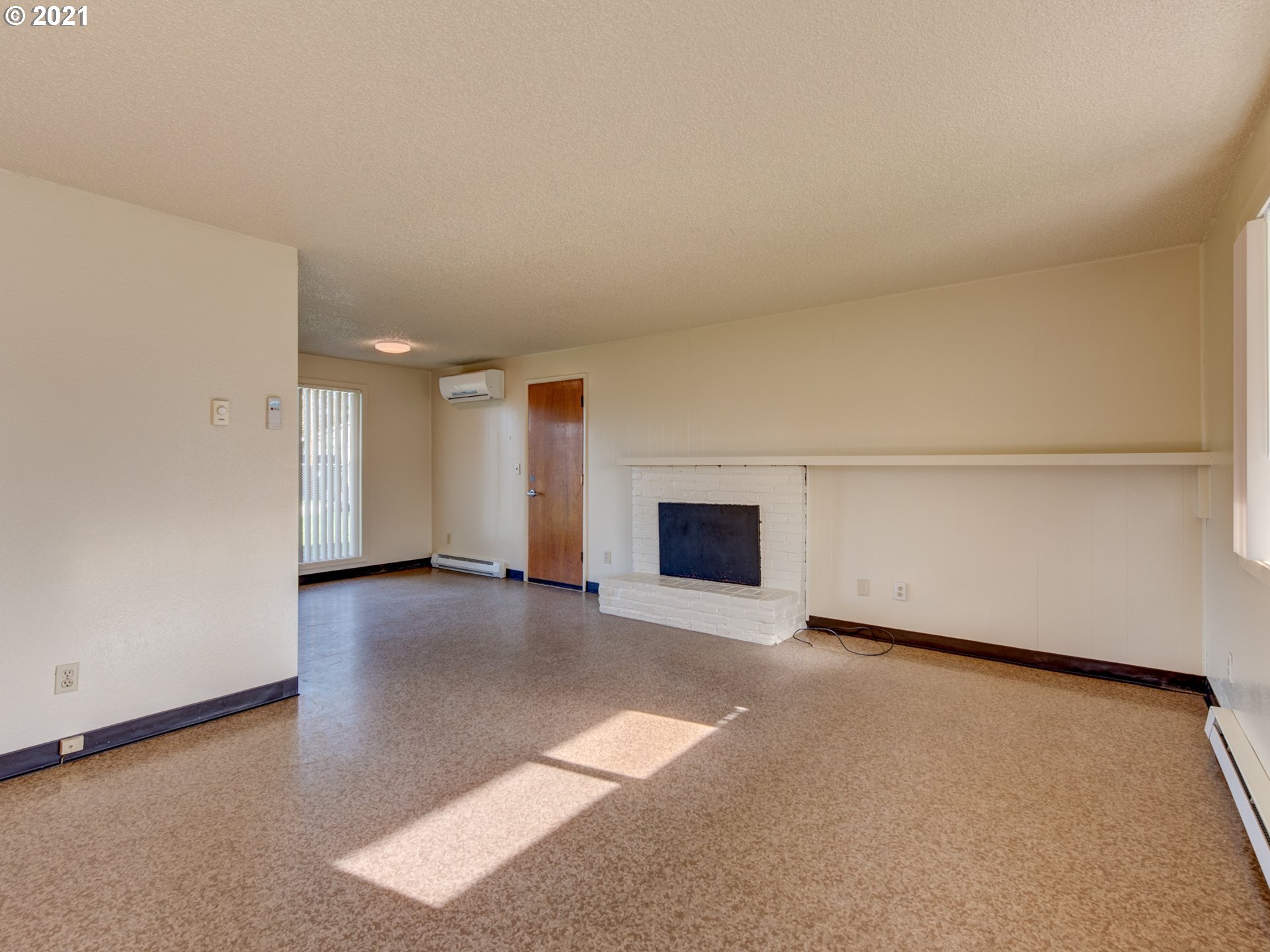 2546 Centennial Boulevard Springfield, OR 97477 - Photo 5 of 17 Gallery Image 5