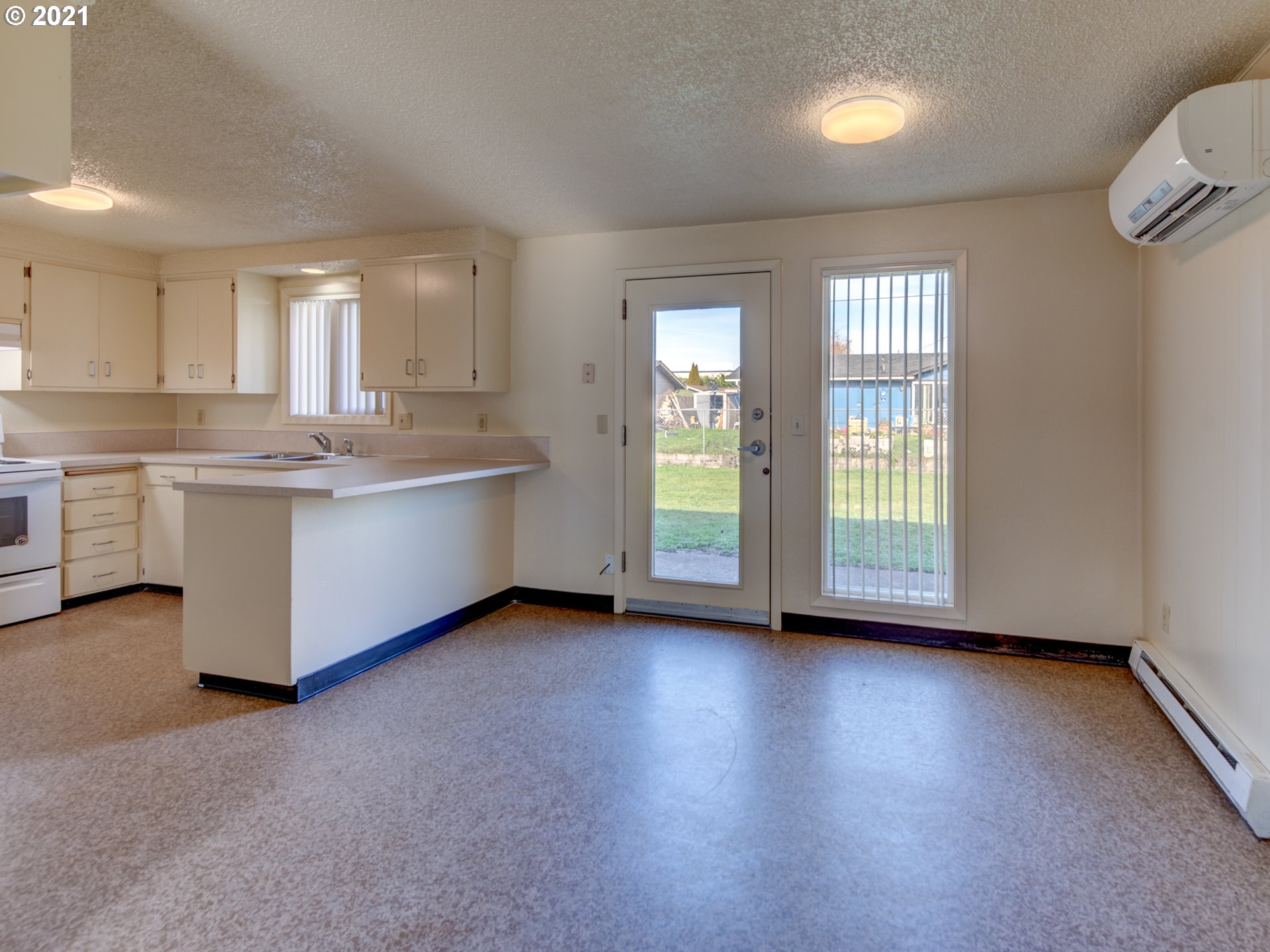2546 Centennial Boulevard Springfield, OR 97477 - Photo 7 of 17 Gallery Image 7