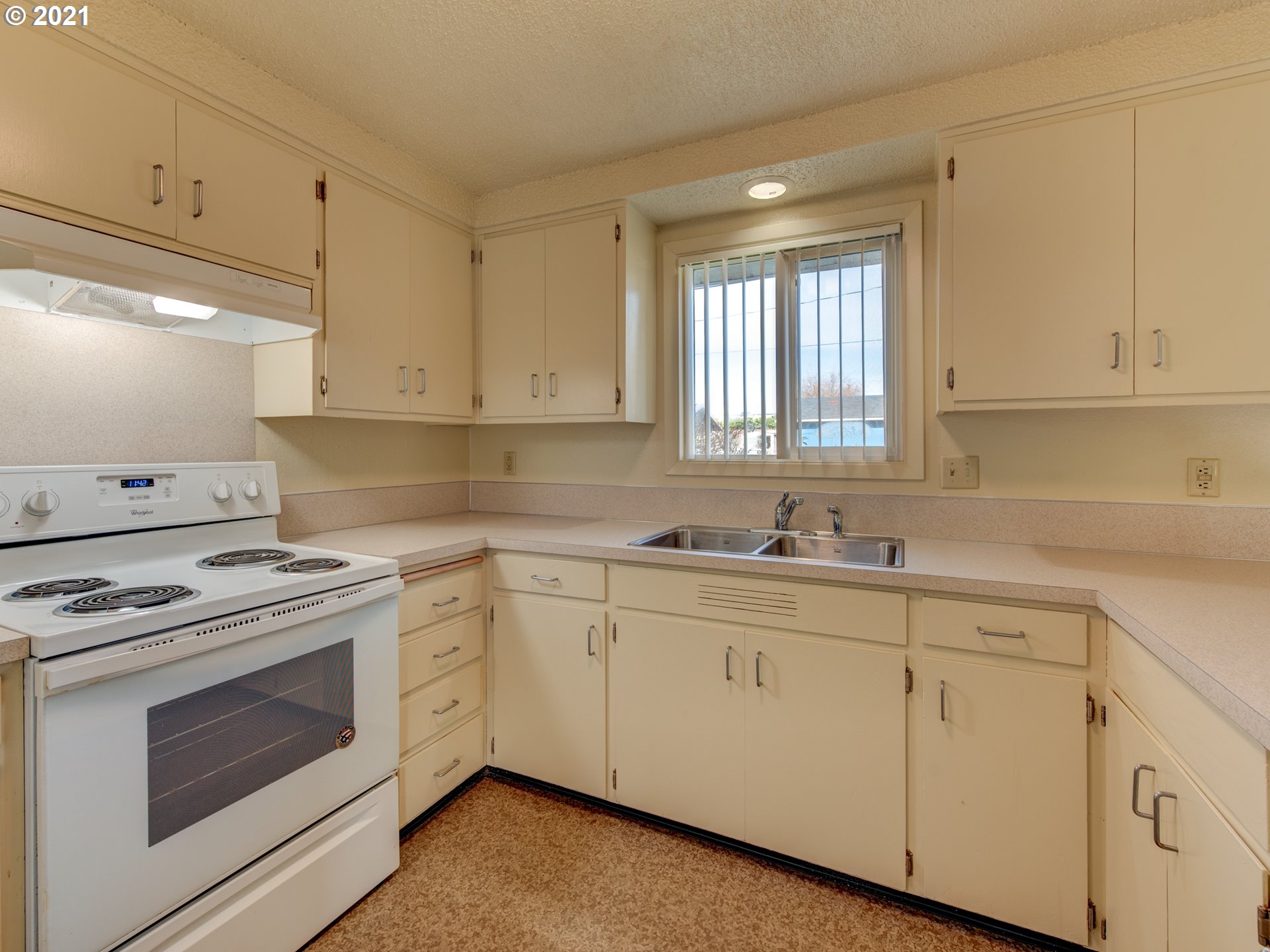 2546 Centennial Boulevard Springfield, OR 97477 - Photo 9 of 17 Gallery Image 9
