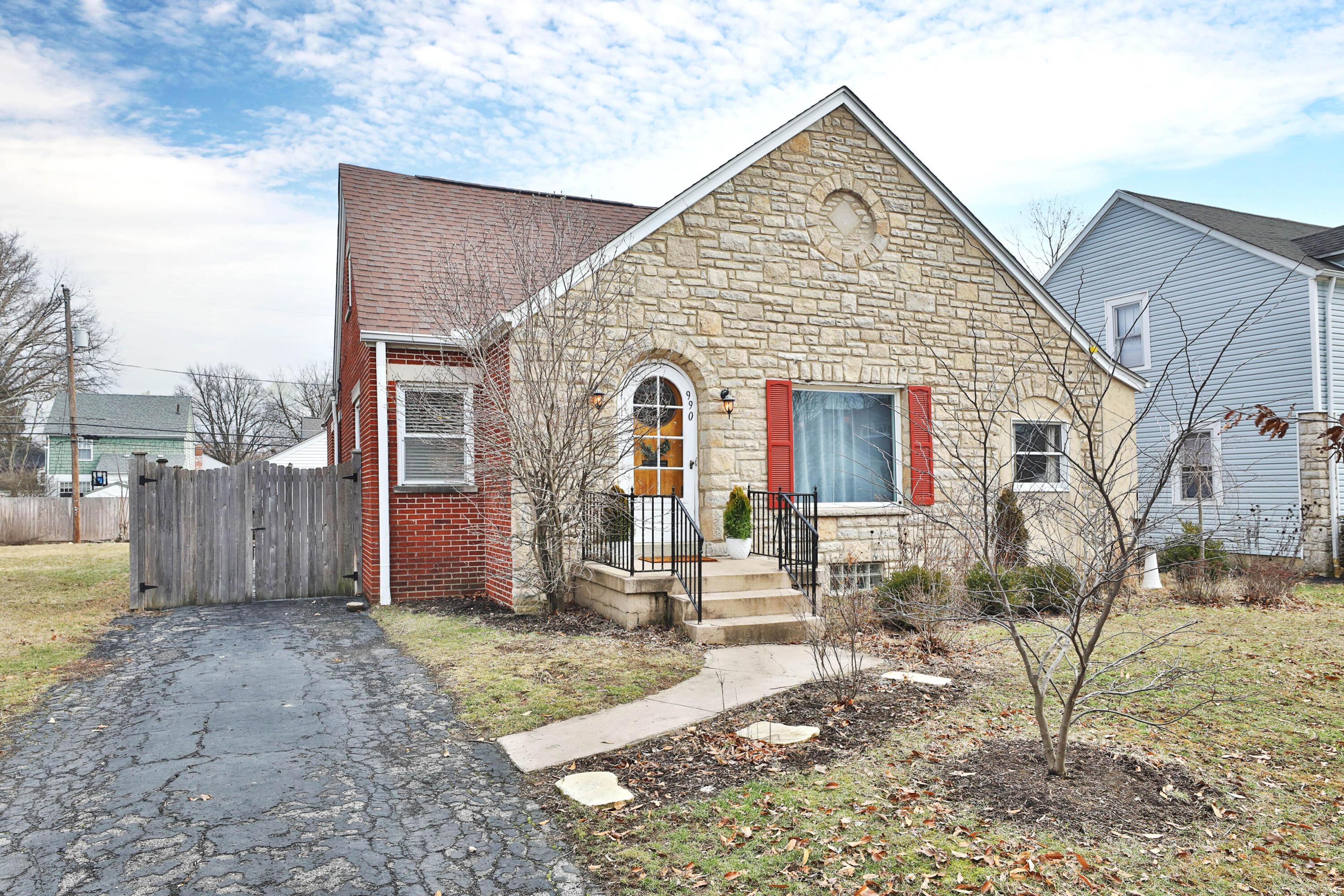 990 Vernon Road Columbus, OH 43209 - Photo 2 of 60 990-Vernon-02