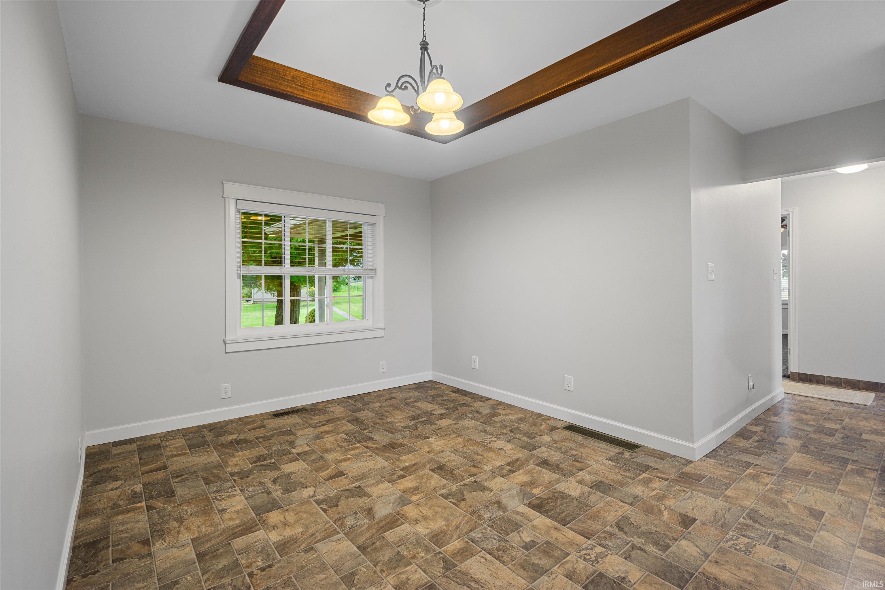 5579 North Huntington Road Marion, IN 46952 - Photo 18 of 33 Gallery Image 18