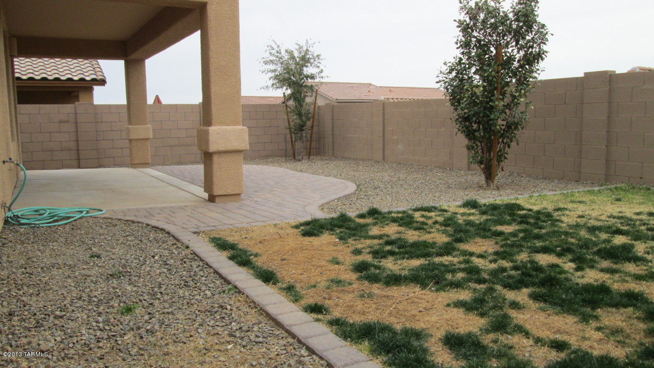 10855 East New Rock Ridge Drive Vail, AZ 85641 - Photo 30 of 34 a view of a backyard