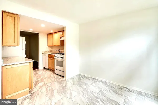 $2,700 | 8966 Footed Ridge, Columbia, MD 21045