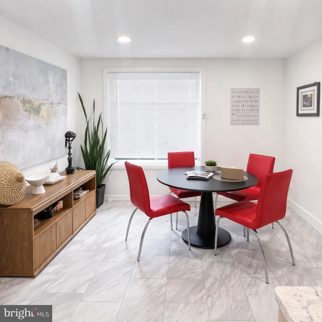 8966 Footed Ridge Columbia, MD 21045 - Photo 9 of 18 Eat in dining