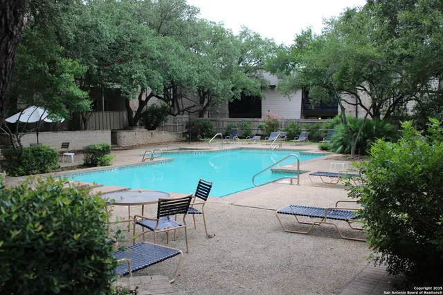 $995 | 12446 Starcrest Drive, Unit 403, San Antonio, TX 78216