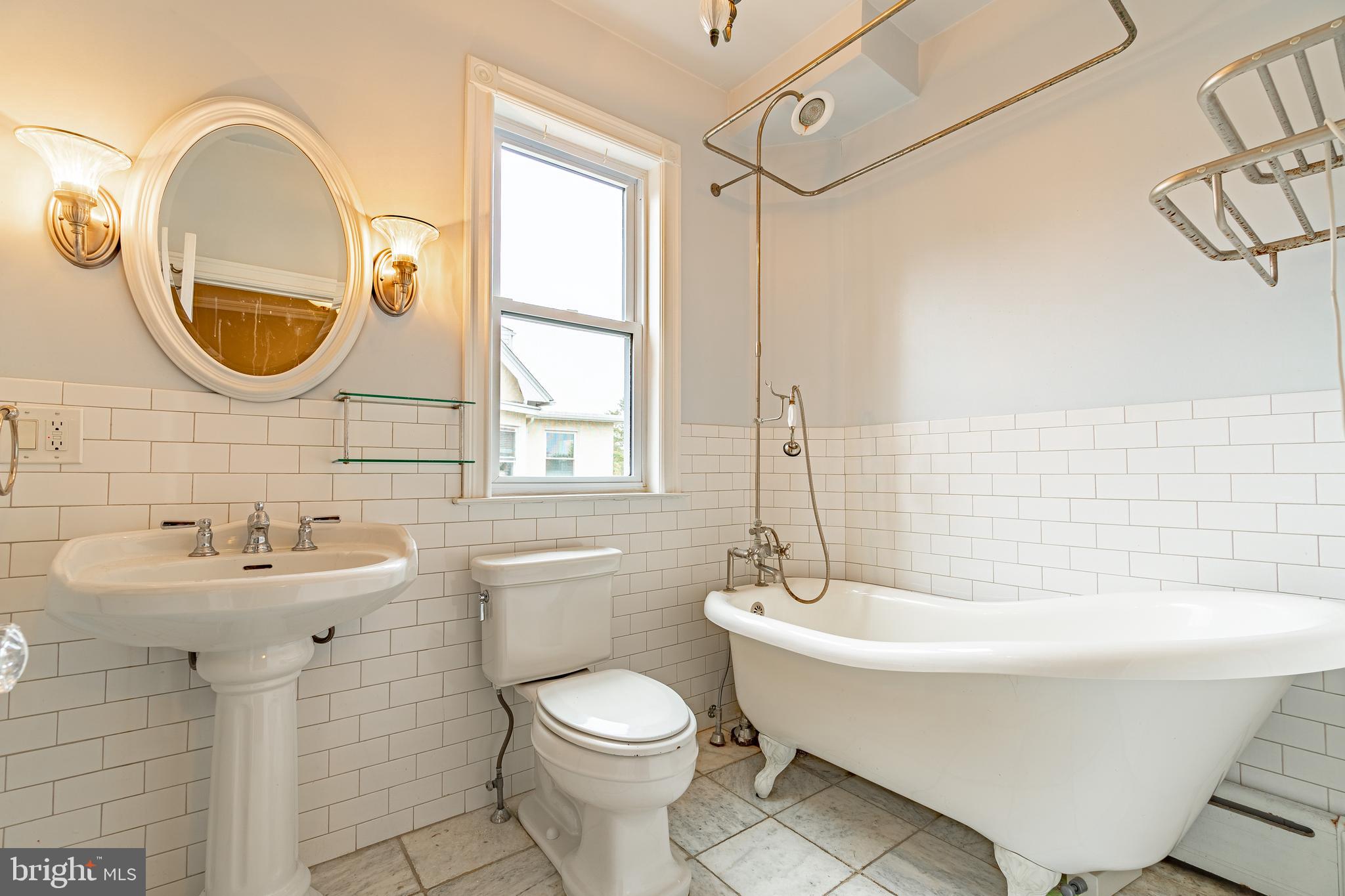 125 Grandview Road Ardmore, PA 19003 - Photo 22 of 39 Upper Level - Full Bath