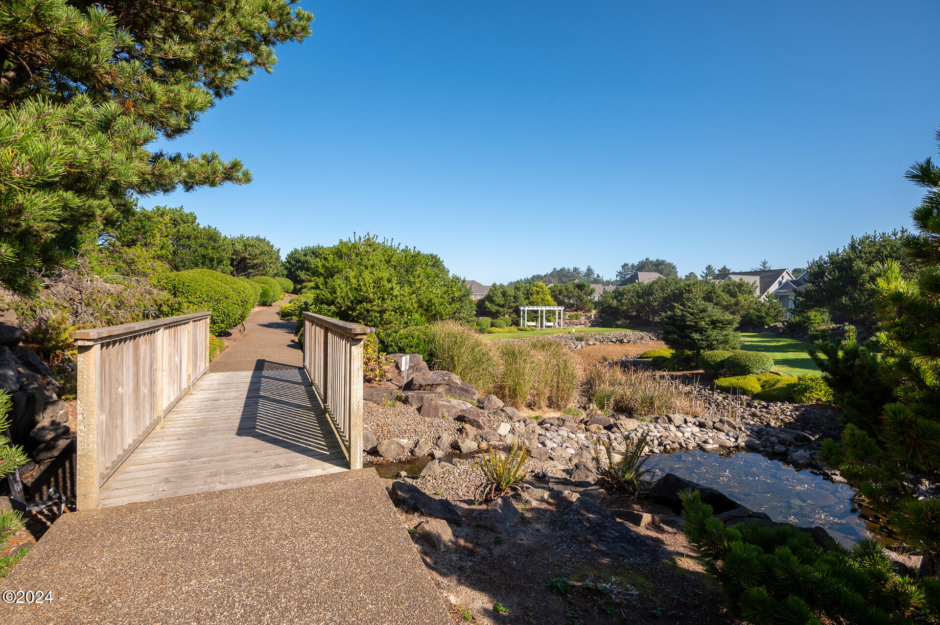 160 Southwest 61 Street Newport, OR 97366 - Photo 42 of 52 Walking path in park