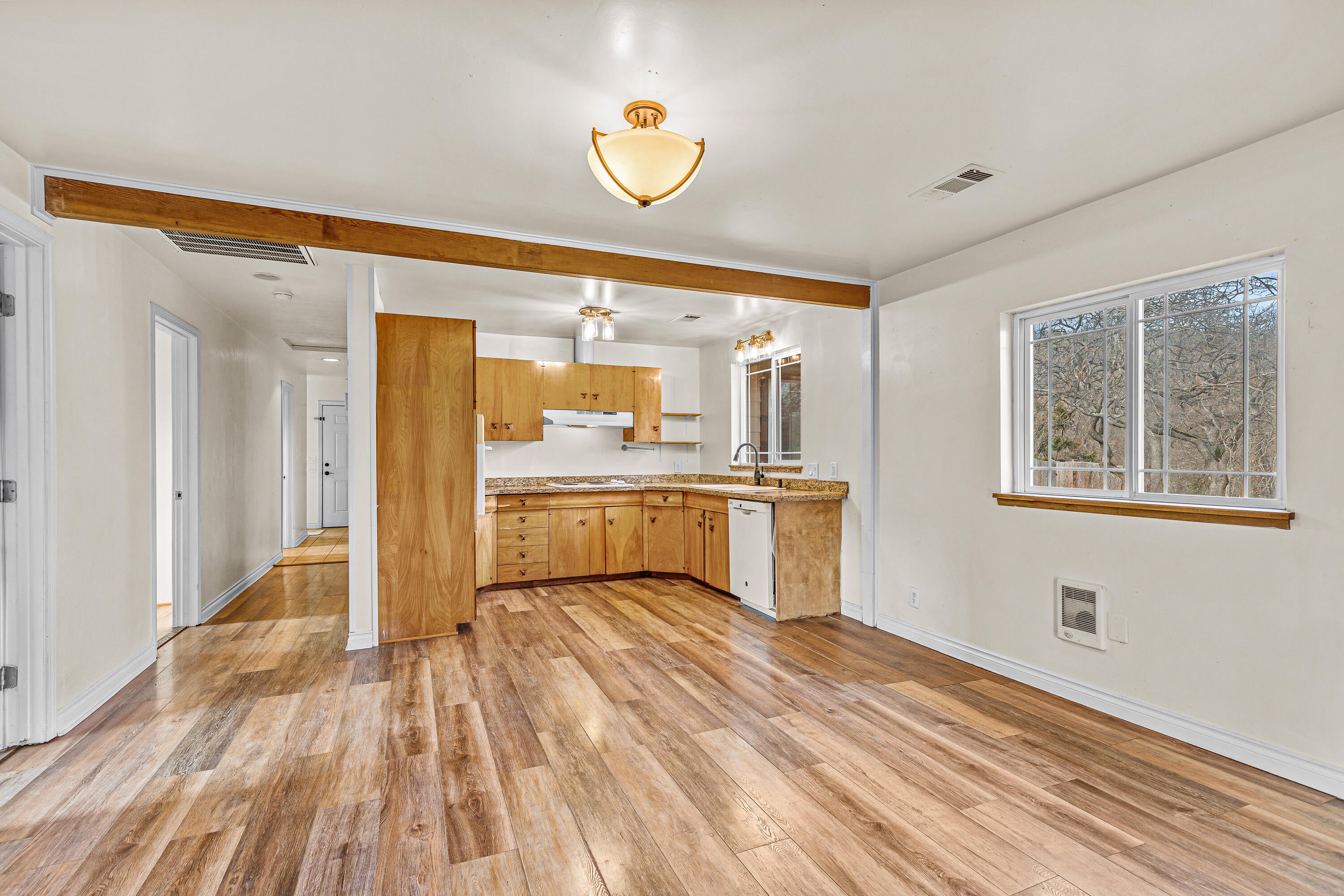 4260 Clayton Road Ashland, OR 97520 - Photo 6 of 41 Kitchen