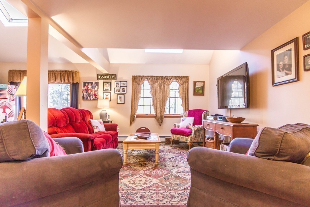 39 Glendale Road Sturbridge, MA 01518 - Photo 12 of 28