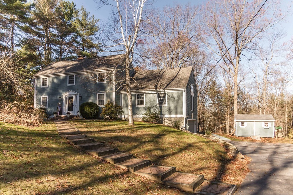 39 Glendale Road Sturbridge, MA 01518 - Photo 2 of 28
