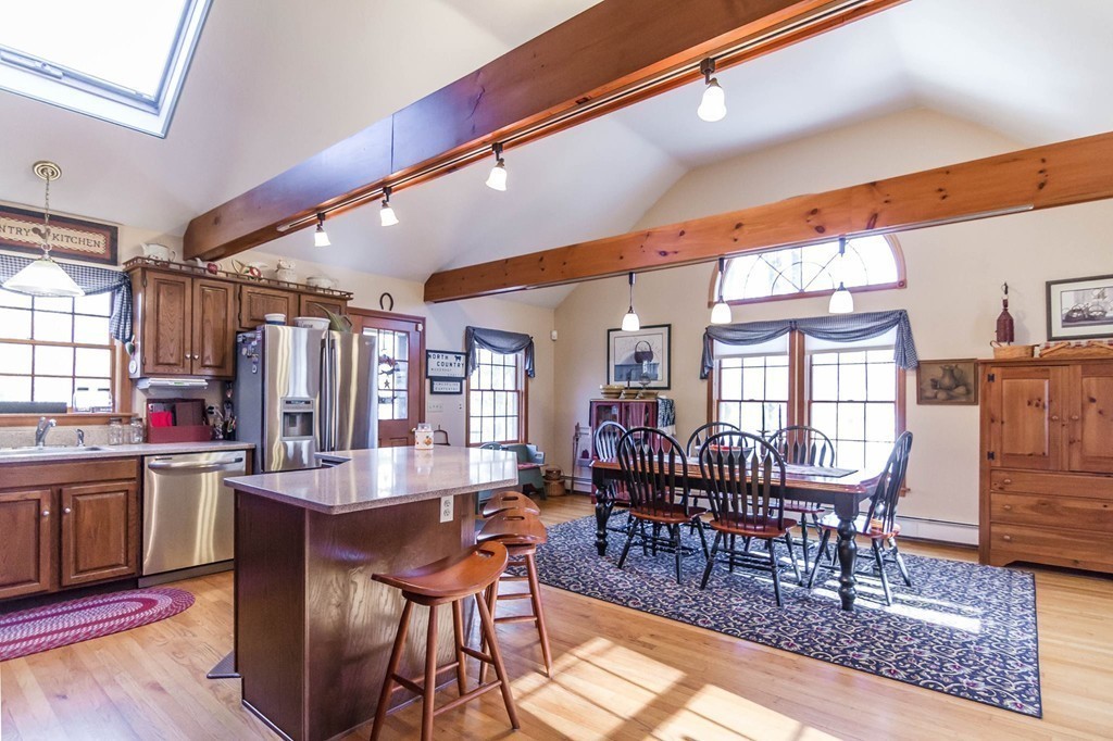 39 Glendale Road Sturbridge, MA 01518 - Photo 3 of 28