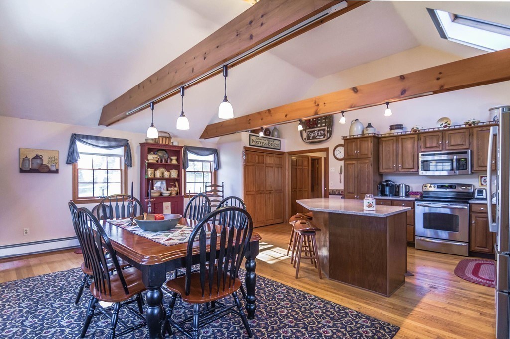 39 Glendale Road Sturbridge, MA 01518 - Photo 5 of 28