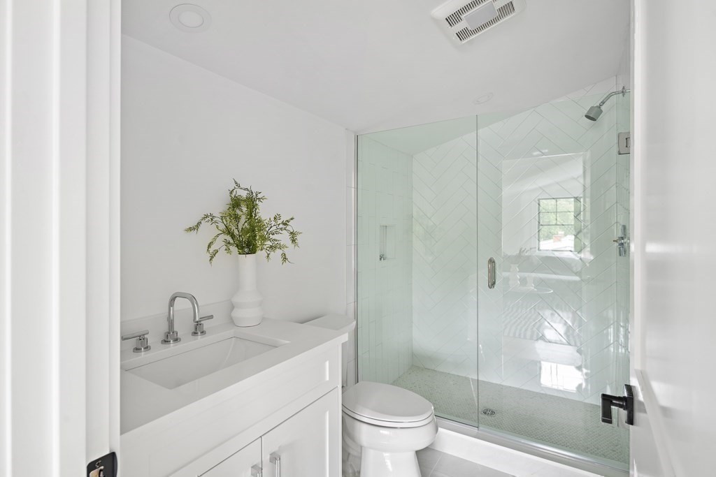 455 Albemarle Road Newton, MA 02460 - Photo 22 of 32
