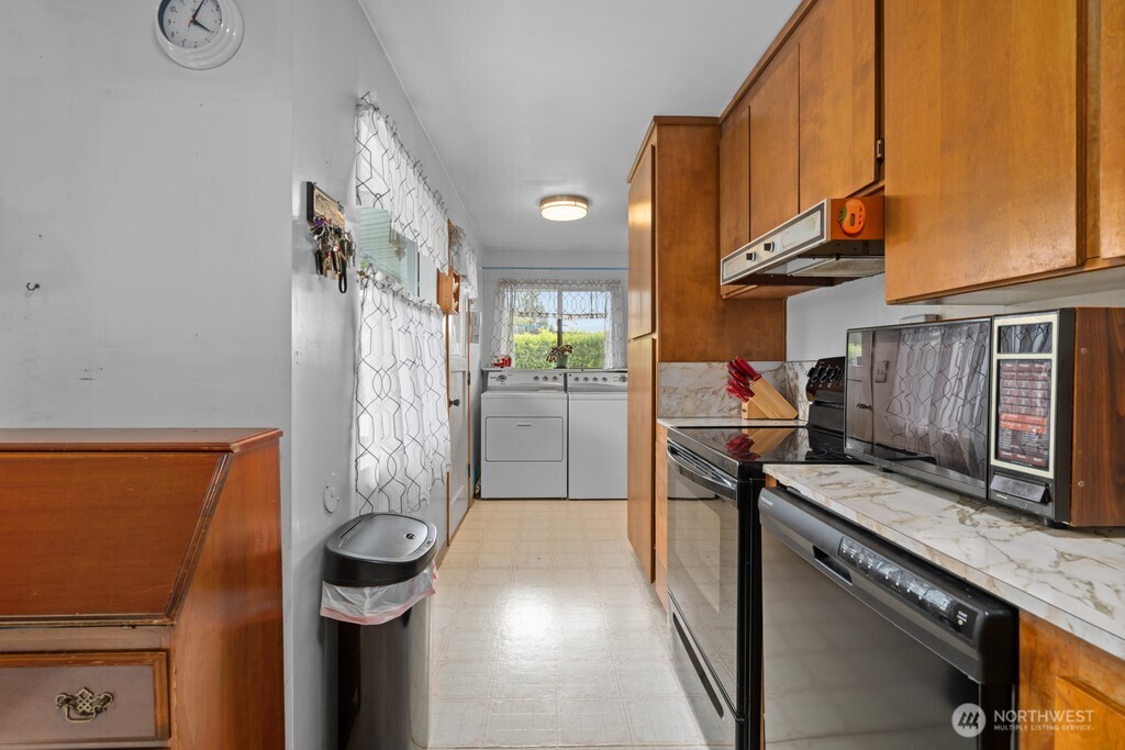 11939 Southeast 169th Place Renton, WA 98058 - Photo 11 of 25