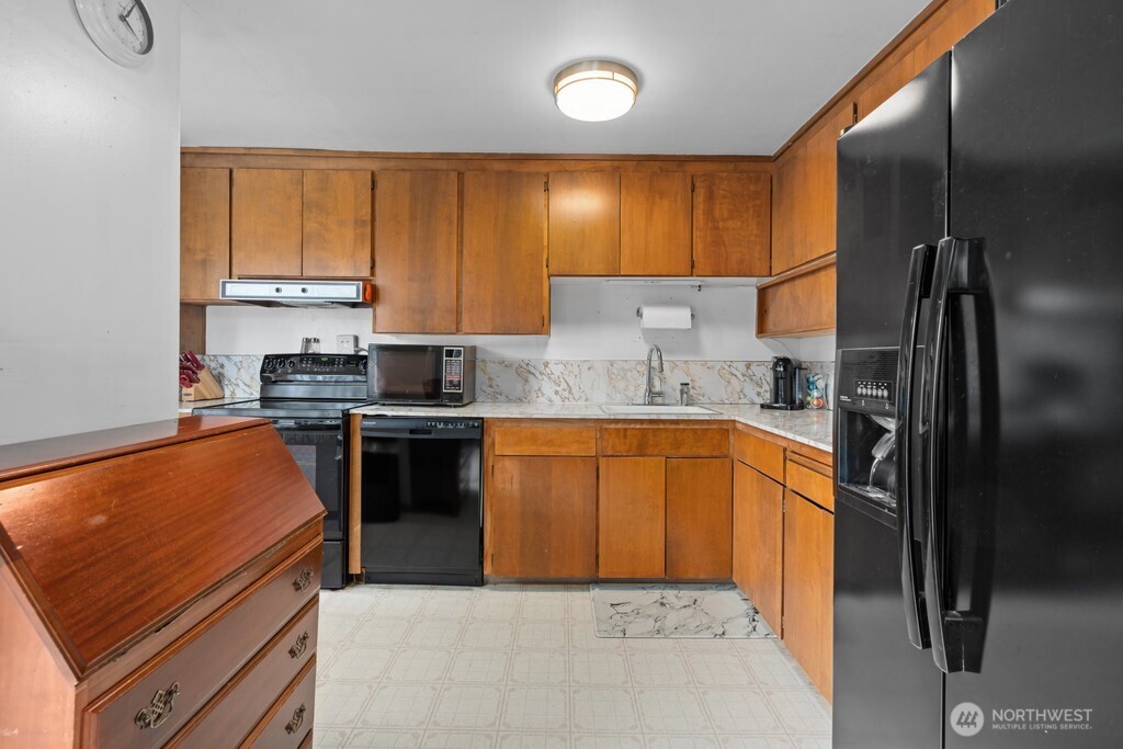 11939 Southeast 169th Place Renton, WA 98058 - Photo 10 of 25