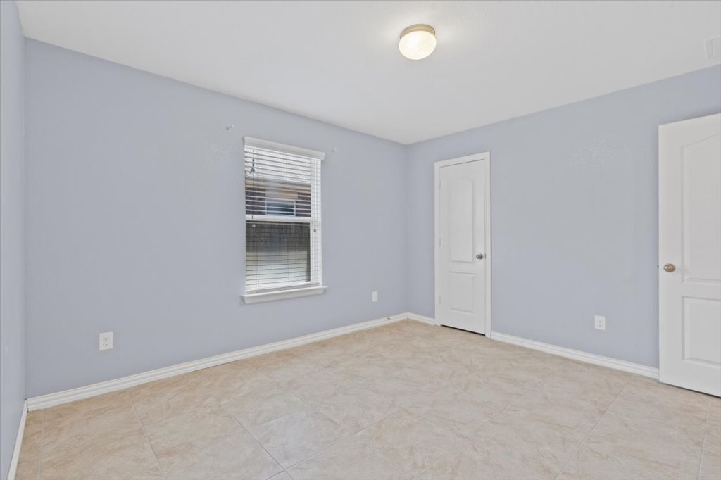 388 Pond View Pass Buda, TX 78610 - Photo 15 of 24