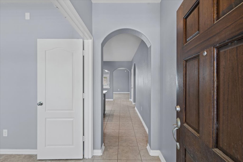 388 Pond View Pass Buda, TX 78610 - Photo 3 of 24