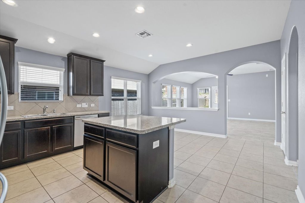 388 Pond View Pass Buda, TX 78610 - Photo 5 of 24