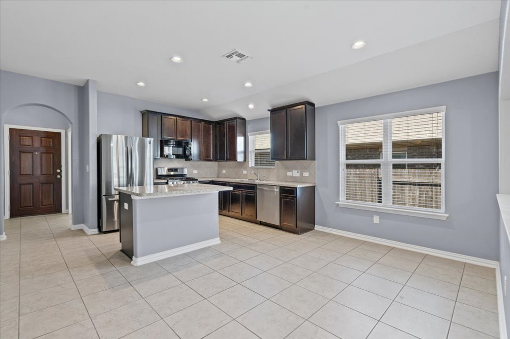 388 Pond View Pass Buda, TX 78610 - Photo 8 of 24