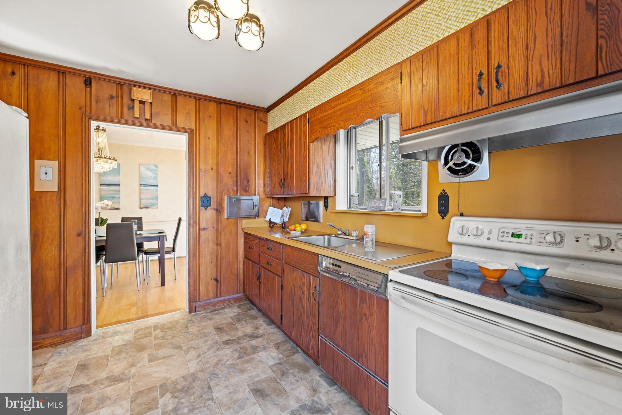 6732 Glenkirk Road Baltimore, MD 21239 - Photo 10 of 33 Gallery Image 10