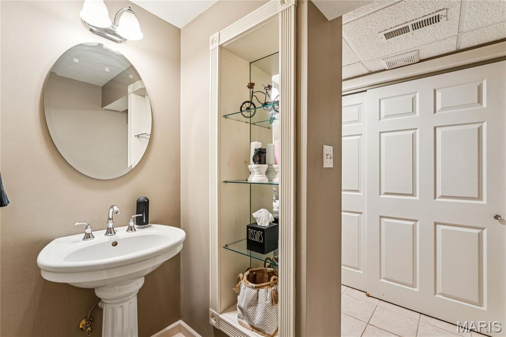 8 Howe Crossing Festus, MO 63028 - Photo 36 of 42