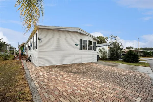 $194,900 | 50989 Highway 27, Unit 48, Davenport, FL 33897