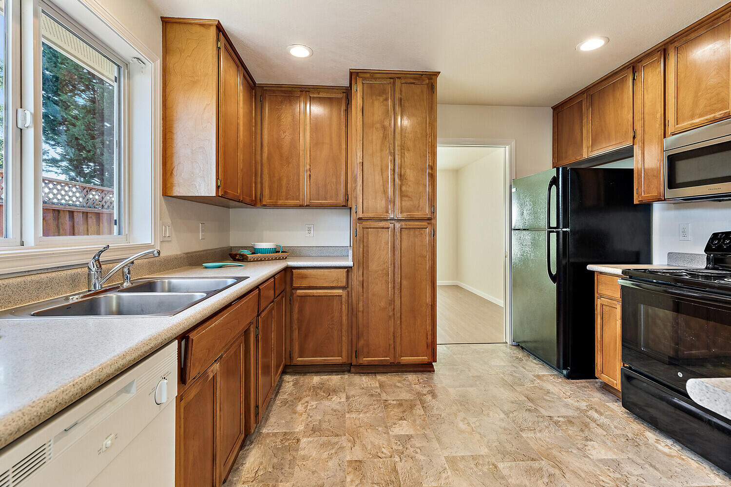 2124 Springbrook Road Medford, OR 97504 - Photo 14 of 42 Gallery Image 14