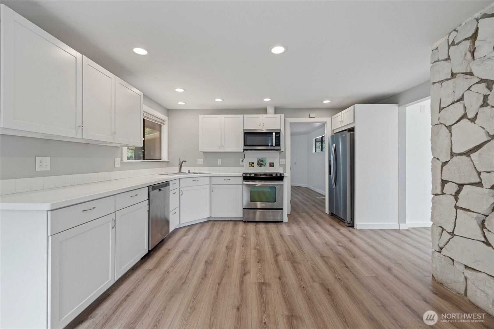16694 Mountain View Road Mount Vernon, WA 98274 - Photo 18 of 40 Gallery Image 18