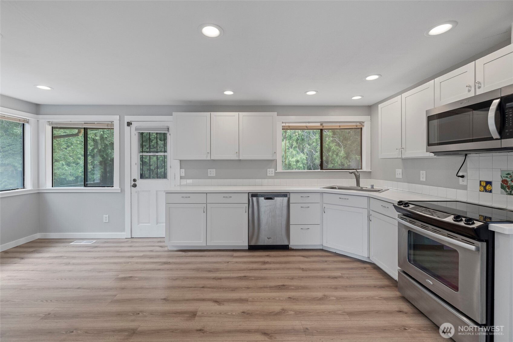 16694 Mountain View Road Mount Vernon, WA 98274 - Photo 20 of 40 Gallery Image 20