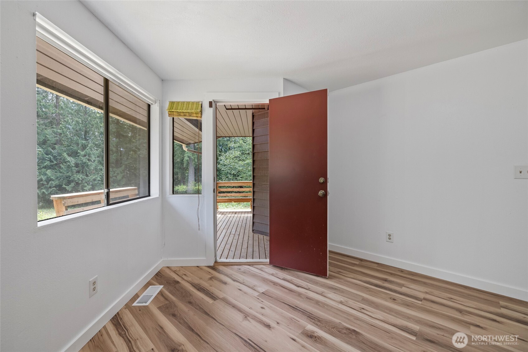 16694 Mountain View Road Mount Vernon, WA 98274 - Photo 33 of 40 Gallery Image 33