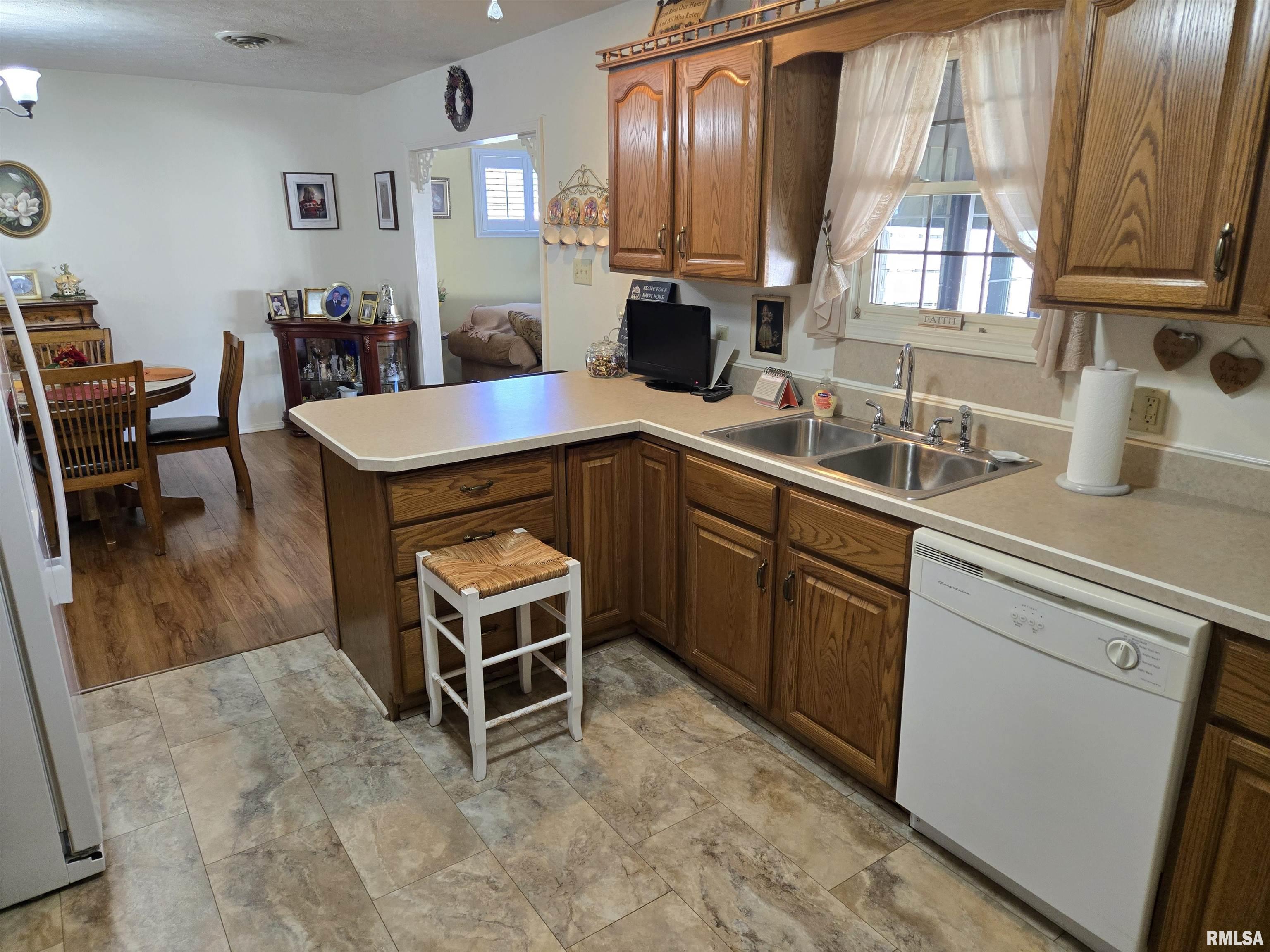 1708 Remington Road Marion, IL 62959 - Photo 13 of 25