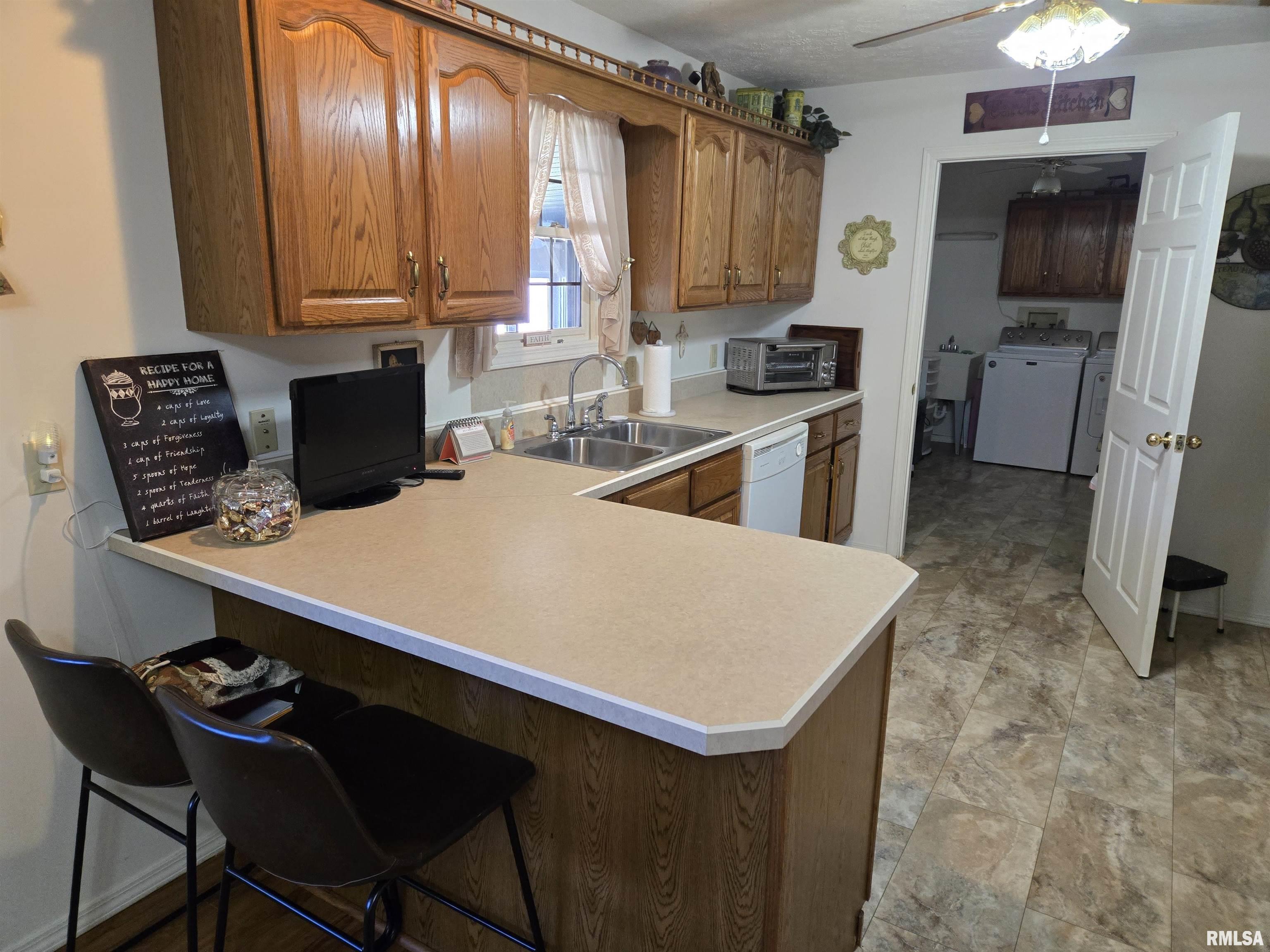 1708 Remington Road Marion, IL 62959 - Photo 14 of 25