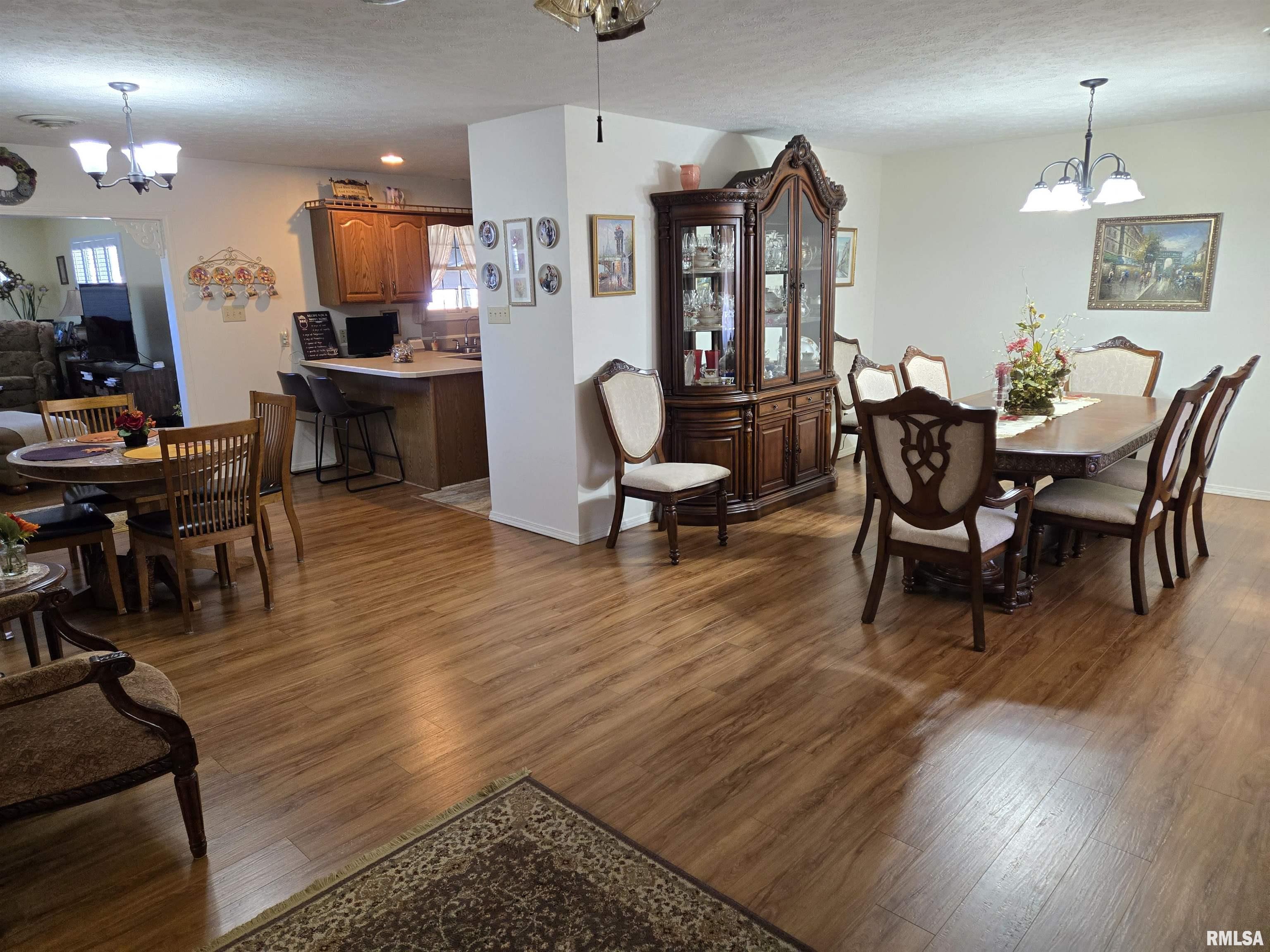 1708 Remington Road Marion, IL 62959 - Photo 2 of 25
